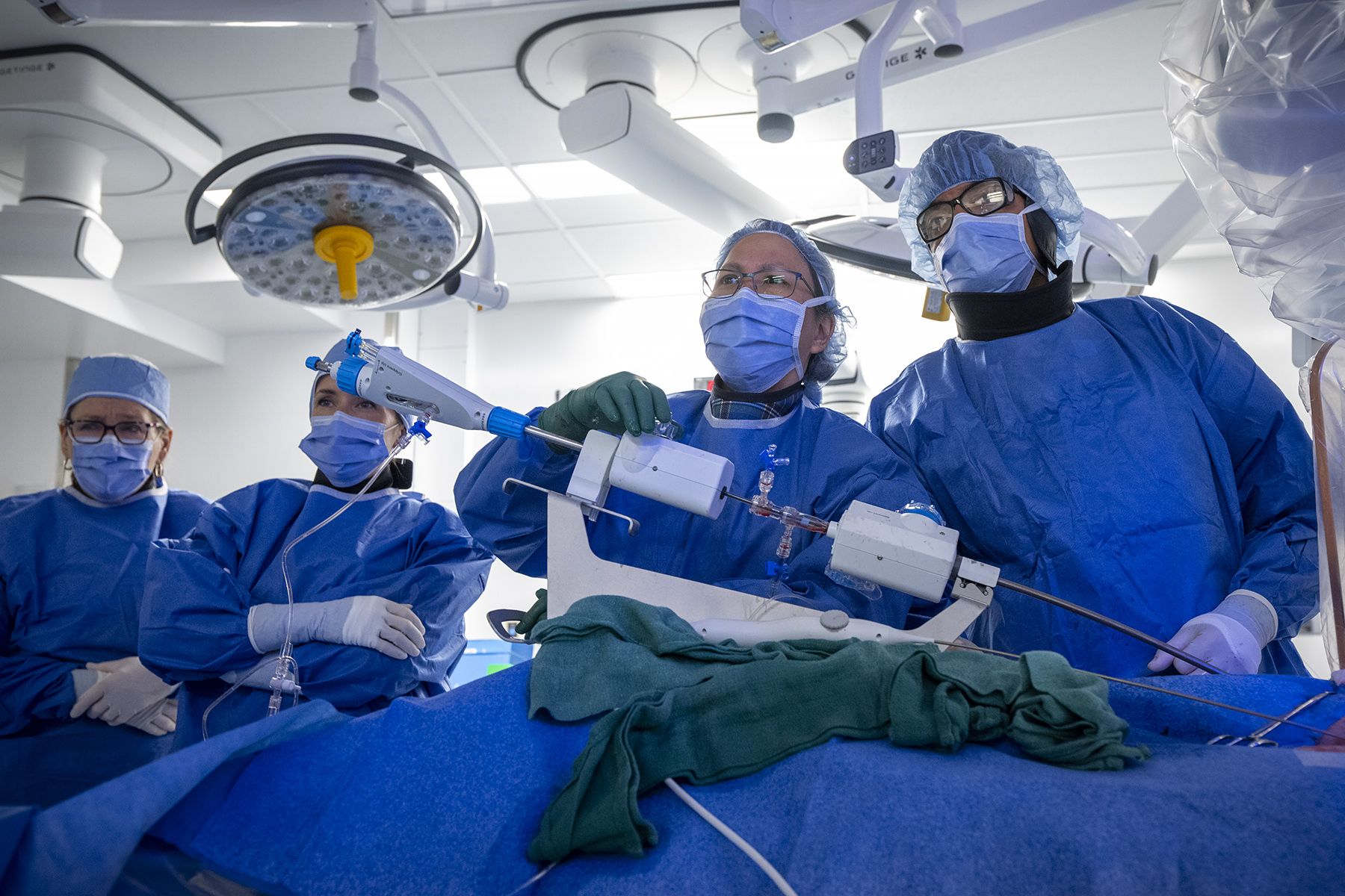 T-TEER procedure being performed by Dr. Teng and Dr. Abuzeid